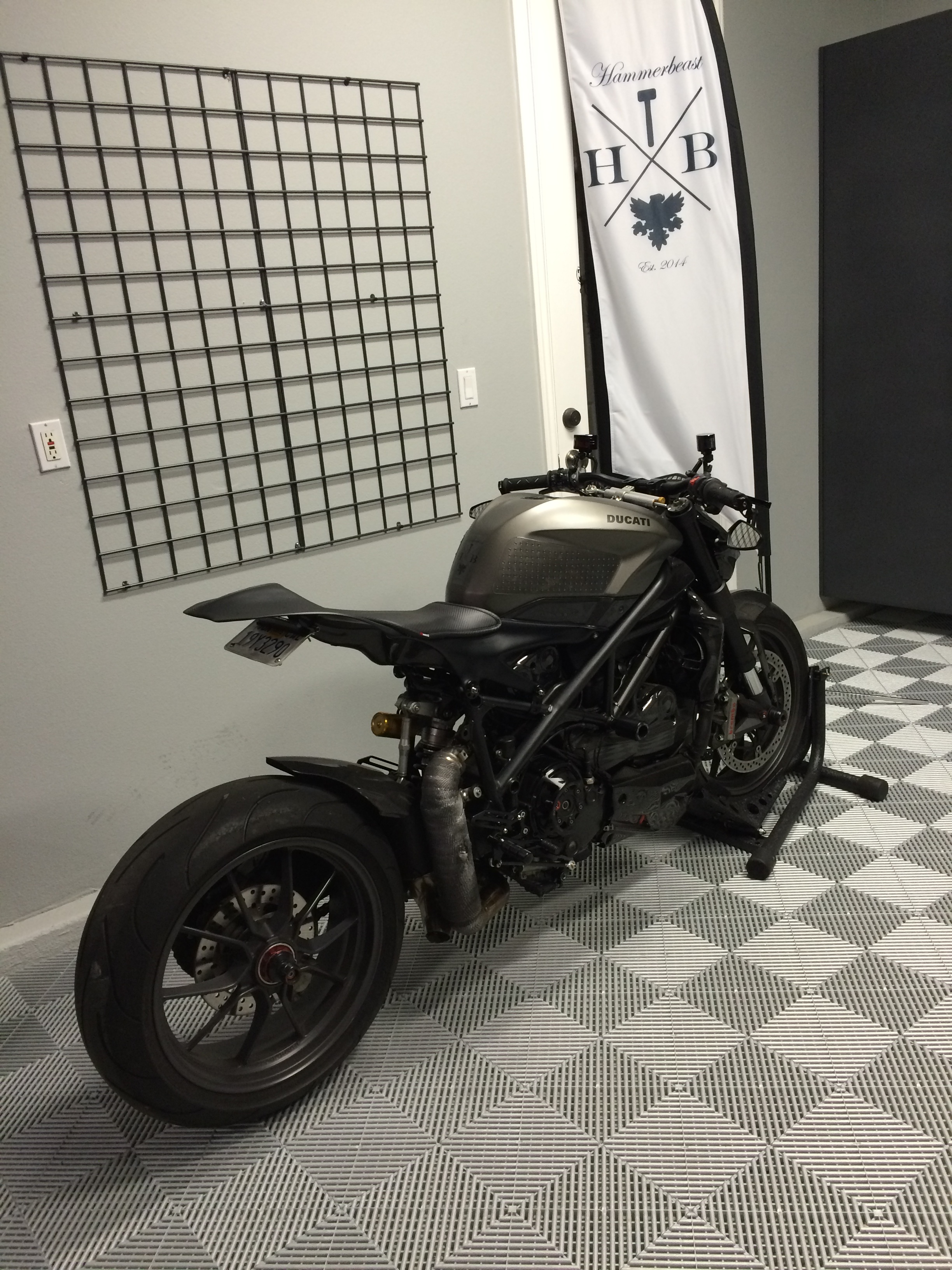 2010 Ducati Streetfighter photo 85